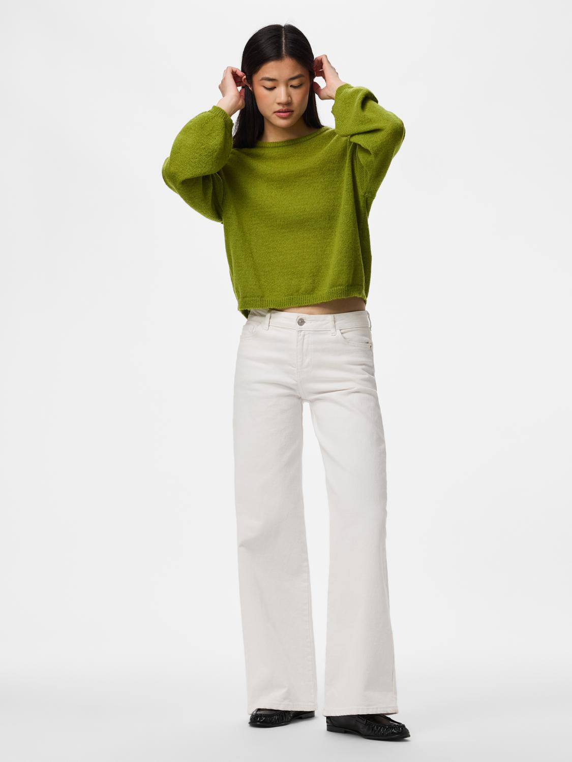 model_shot-front_full